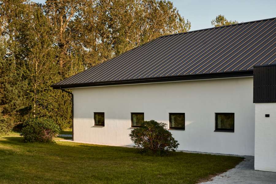Stylish luxury home near Hillerød enhanced with steel profiles on the roof, Hanebjergvej 3, 3400 Hillerød, Denmark